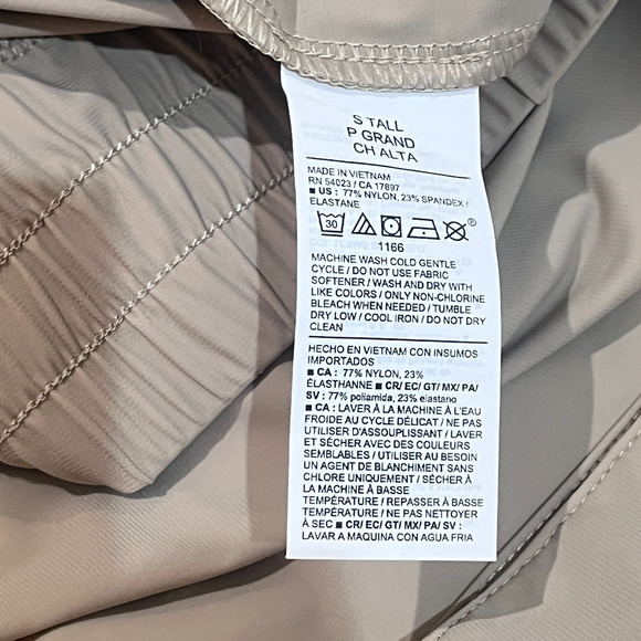 NEW Old Navy SleekTech Go-Dry Cargo Pants Tapered Beige Womens Small Tall - Picture 10 of 10